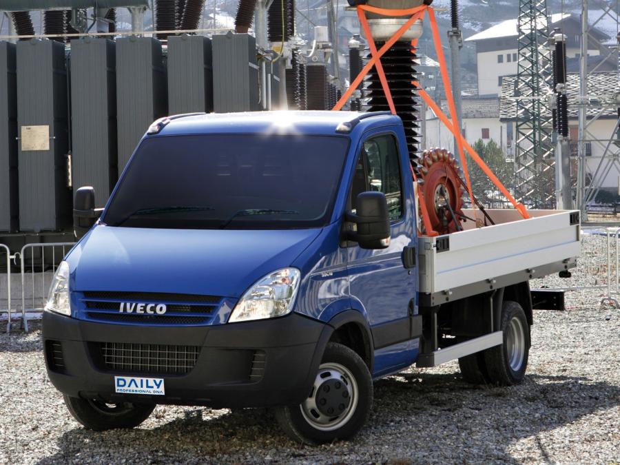  Iveco Daily Chassis Cab 2006 года  (фото 3 из 10)